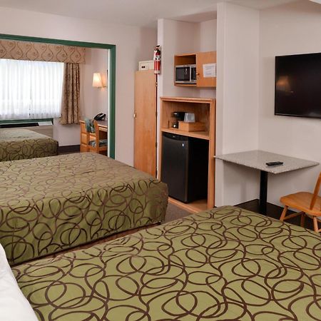 Canadas Best Value Inn Вейлмаунт Номер фото